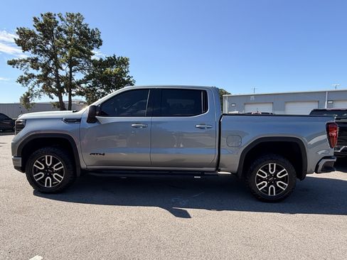 Used 2023 GMC Sierra 1500 AT4 w/ AT4 Preferred Package AWD/4WD image 9