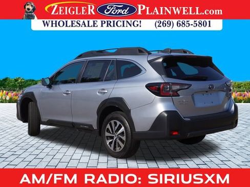 Used 2023 Subaru Outback Premium image 3