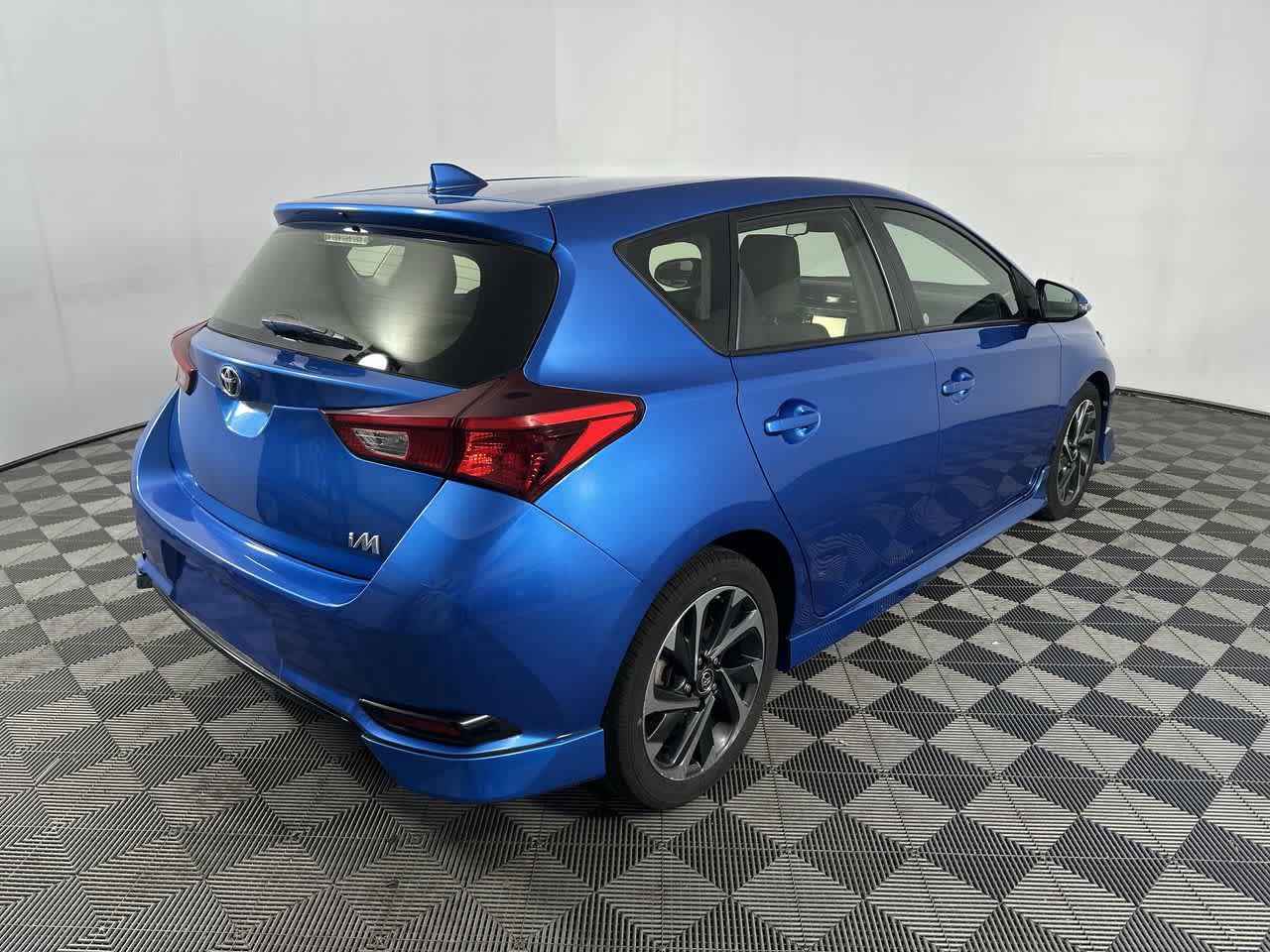 Used 2017 Toyota Corolla iM w/ All-Weather Mat Package FWD image 8