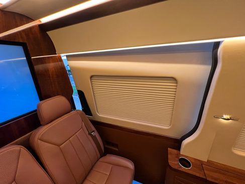 Used 2019 Mercedes-Benz Sprinter 144 image 61