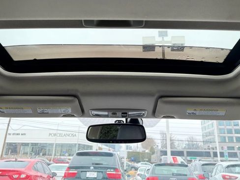 Used 2017 Mitsubishi Outlander GT image 12