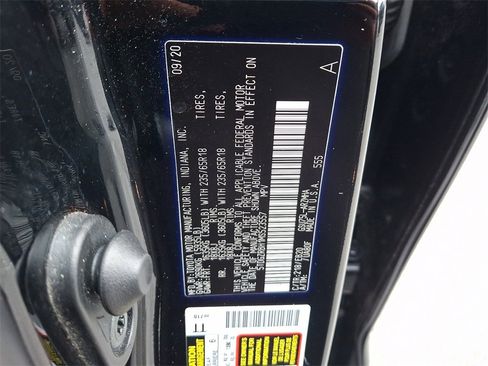 Used 2021 Toyota Highlander XLE image 30