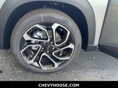 New 2026 Chevrolet Trax RS w/ Driver Confidence Package FWD image 28