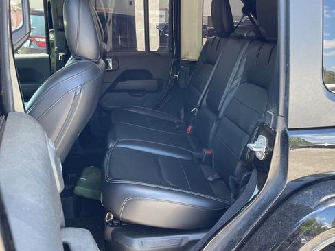 Used 2021 Jeep Wrangler Unlimited Sahara w/ Cold Weather Group AWD/4WD image 10