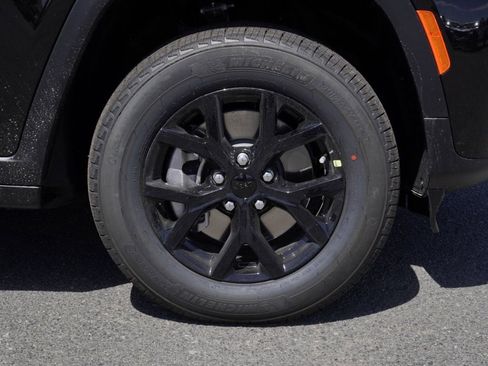 New 2026 Jeep Grand Cherokee L 2WD image 10