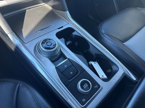 Used 2022 Ford Explorer XLT w/ Equipment Group 202A image 25