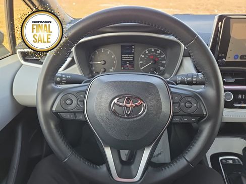 Used 2025 Toyota Corolla SE image 32