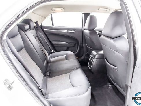 Used 2023 Chrysler 300 Touring w/ Sport Appearance Package image 27