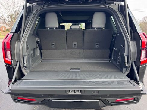 New 2025 Ford Expedition Platinum w/ Stealth Performance Package image 46