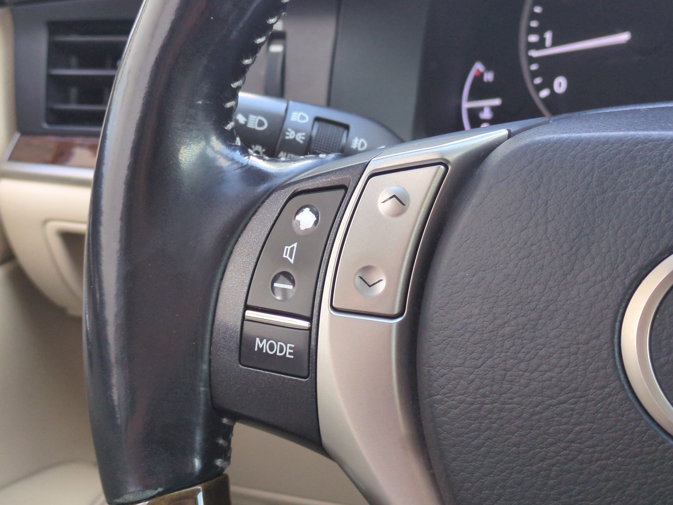 Used 2015 Lexus ES 350 w/ Luxury Package FWD image 19