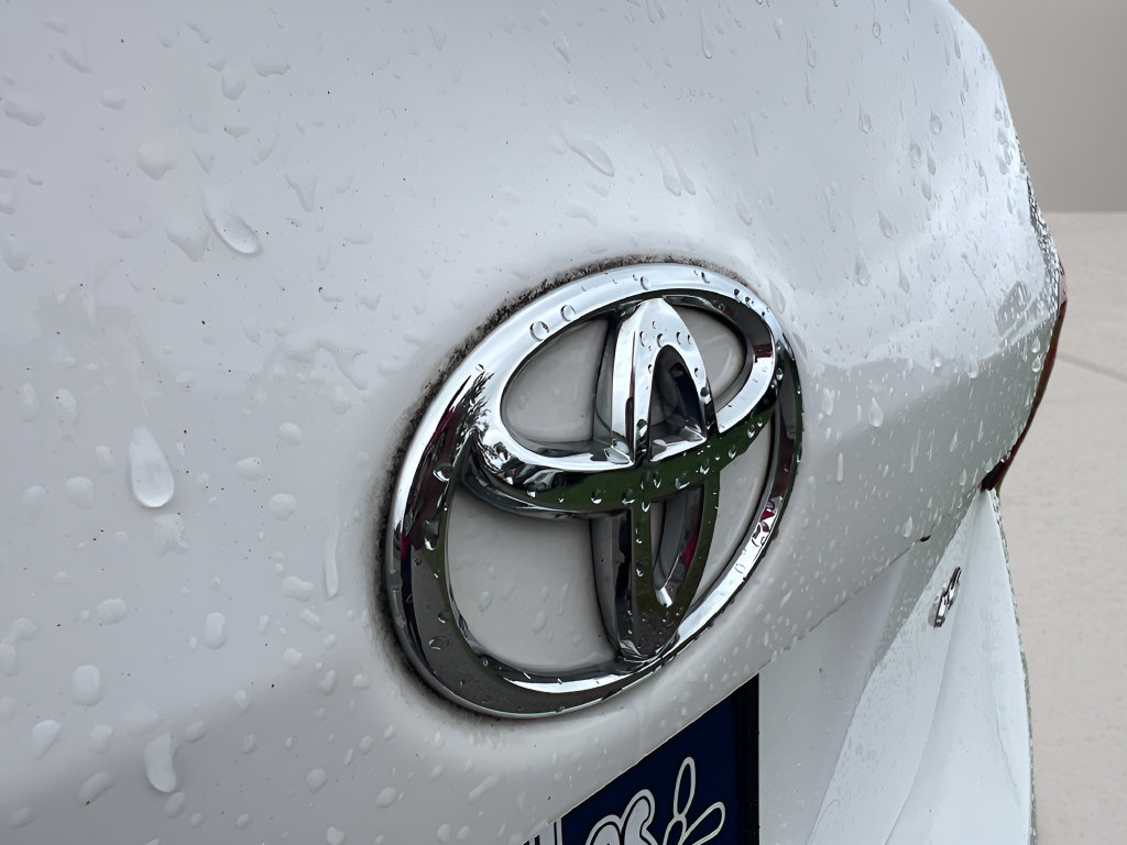 Used 2014 Toyota Corolla LE FWD image 32