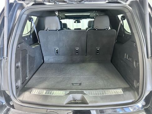 Used 2023 Chevrolet Suburban Z71 w/ Off-Road Capability Package image 32