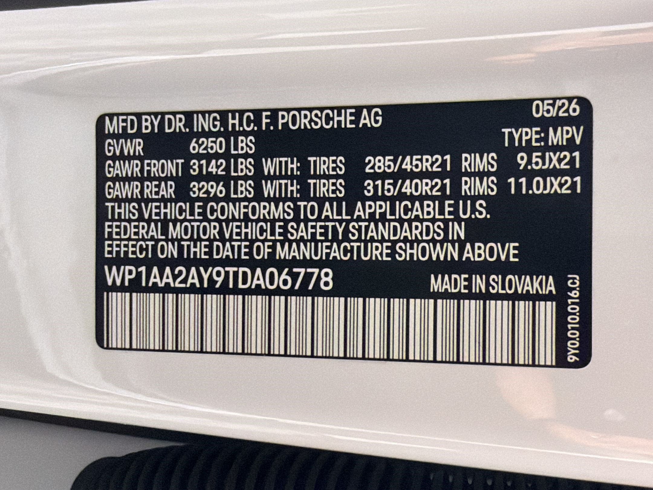 Used 2026 Porsche Cayenne AWD/4WD image 27