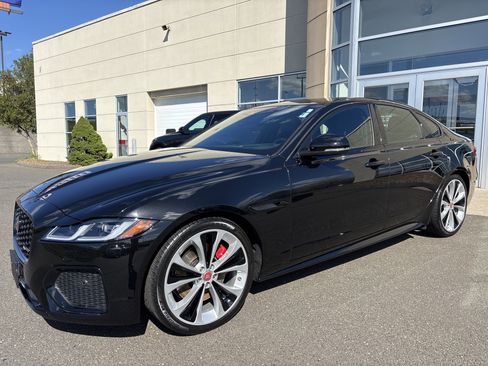 Used 2022 Jaguar XF R-Dynamic SE AWD/4WD image 2