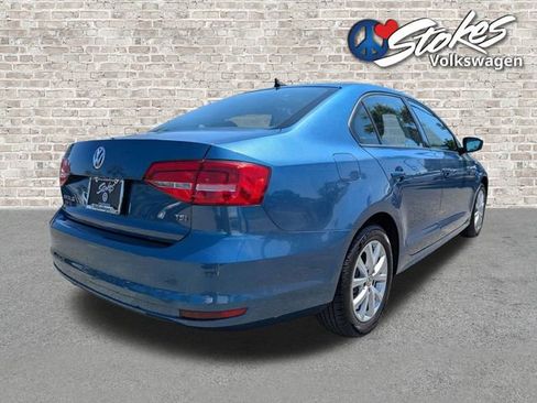 Used 2015 Volkswagen Jetta SE FWD image 4