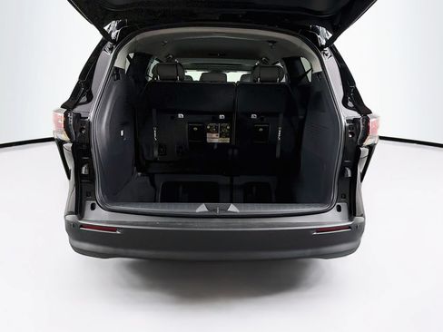 New 2026 Toyota Sienna XLE FWD image 25