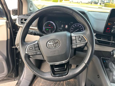 Used 2021 Toyota Sienna Limited AWD/4WD image 20