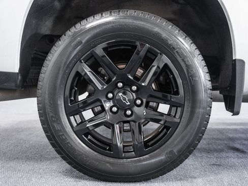 Used 2023 Chevrolet Silverado 1500 Custom AWD/4WD image 18