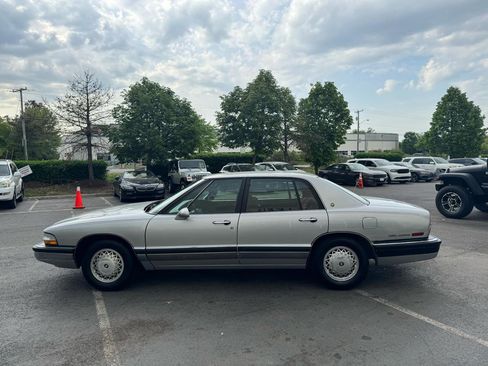 Used 1992 Buick Park Avenue FWD image 7