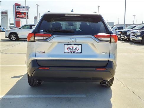 Certified 2021 Toyota RAV4 XLE FWD image 12