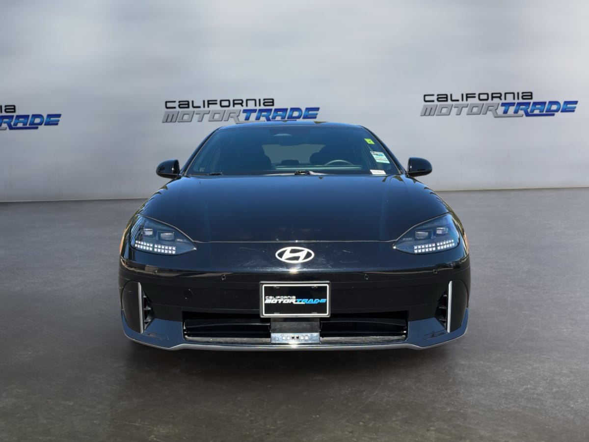 Used 2024 Hyundai Ioniq 6 SE RWD image 2