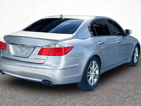 Used 2010 Hyundai Genesis 4.6 w/ Technology Pkg 5 RWD image 7
