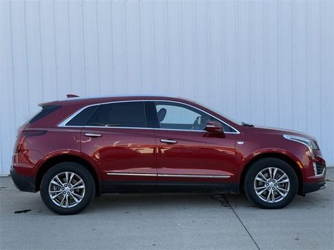 Used 2022 Cadillac XT5 Premium Luxury image 3
