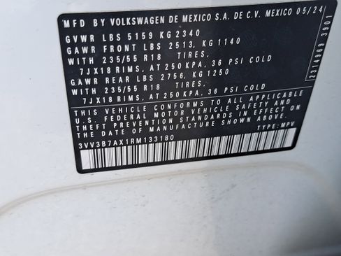 Used 2024 Volkswagen Tiguan SE image 34