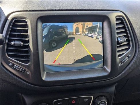 Used 2018 Jeep Compass Trailhawk image 10