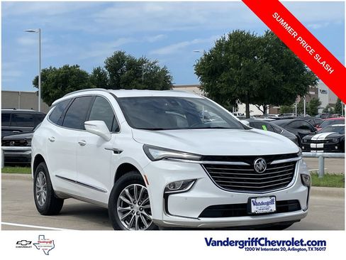Certified 2022 Buick Enclave Essence FWD image 2