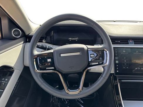 New 2025 Land Rover Range Rover Evoque Dynamic SE image 15