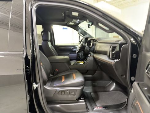Used 2025 GMC Sierra 3500 AT4 w/ AT4 Premium Plus Package AWD/4WD image 36