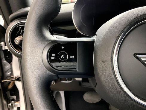 Used 2023 MINI Cooper Cooper image 44