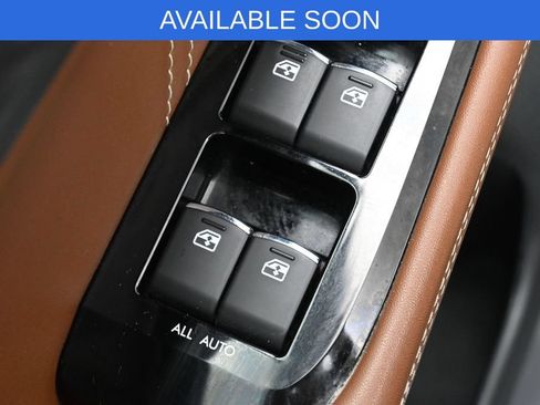Used 2018 Subaru Outback 3.6R Touring AWD/4WD image 14