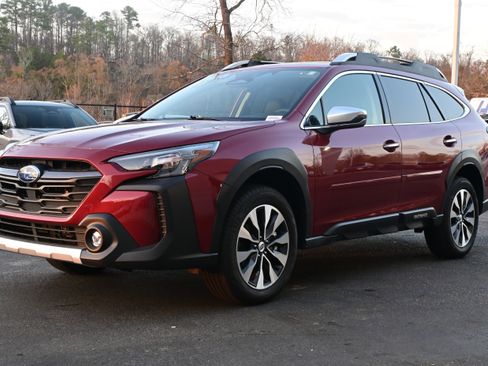 Used 2025 Subaru Outback Touring XT image 5