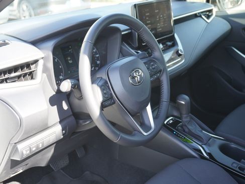 Used 2025 Toyota Corolla SE AWD/4WD image 19