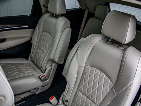 Used 2023 Buick Enclave Avenir w/ Avenir Technology Package image 20