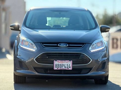 Used 2017 Ford C-MAX SE w/ Equipment Group 201A FWD image 3
