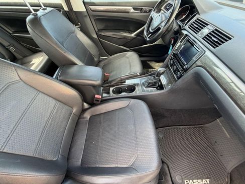 Used 2016 Volkswagen Passat 1.8T SE image 35