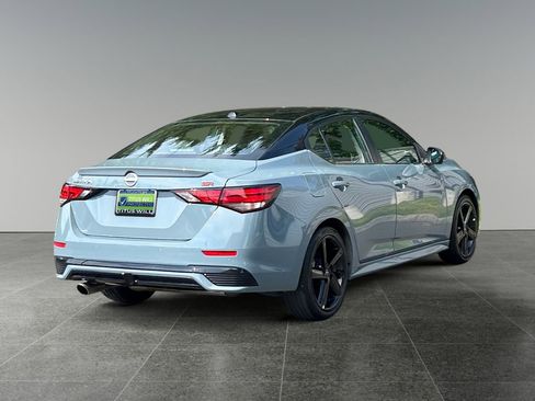 Used 2025 Nissan Sentra SR w/ SR Premium Package FWD image 9