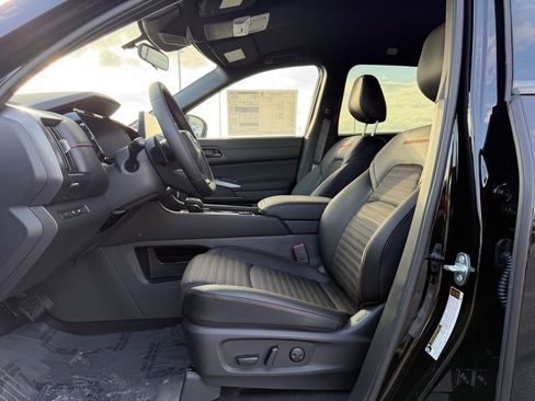 New 2026 Nissan Pathfinder SV image 20