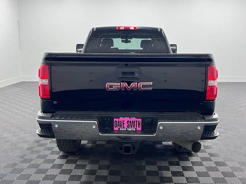 Used 2019 GMC Sierra 3500 SLT w/ Suspension Package, Off-Road AWD/4WD image 10