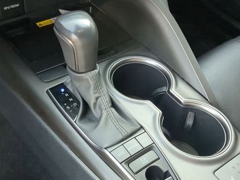 Used 2023 Toyota Camry XSE image 18