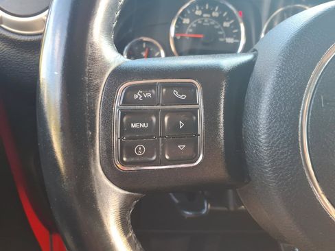 Used 2018 Jeep Wrangler Unlimited Sahara w/ Connectivity Group AWD/4WD image 13