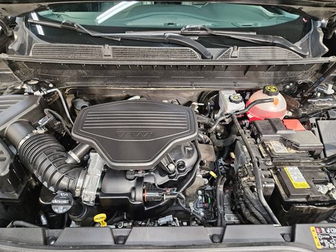 Used 2023 GMC Acadia SLT FWD image 19