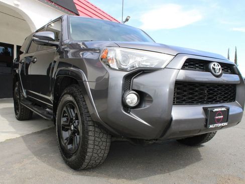 Used 2016 Toyota 4Runner Limited image 5