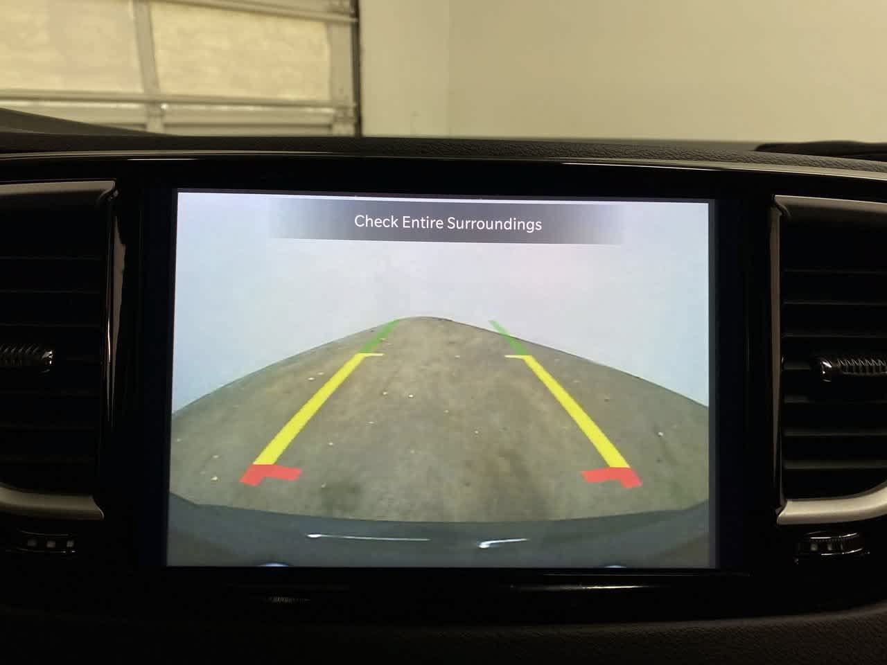 Used 2024 Chrysler Pacifica Touring-L FWD image 26