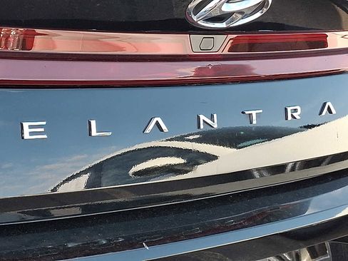 Used 2023 Hyundai Elantra SEL w/ Convenience Package FWD image 29