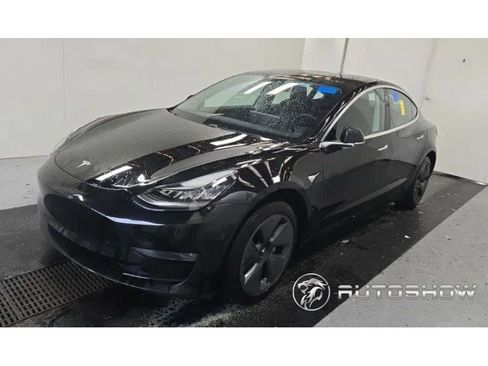 Used 2018 Tesla Model 3 Long Range image 1