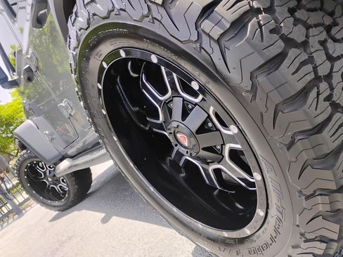 Used 2020 Jeep Wrangler Unlimited Sport S AWD/4WD image 3